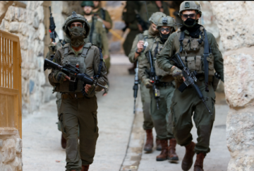 مواجهات مع الاحتلال بالخليل ومستوطنون يهاجمون قرية بسلفيت