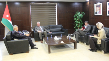 وزير النقل يبحث مع السفير الكندي تعزيز التعاون