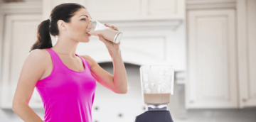 هل تساعد مخفوقات البروتين على إنقاص الوزن؟