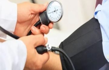 الشتاء يرفع ضغط الدم.. نصائح لمراقبته وتقليل مخاطره