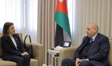 رئيس النواب يلتقي السفيرة اليونانية رئيس النواب يلتقي السفيرة اليونانية