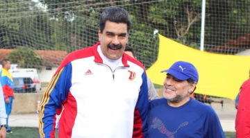 رئيس فانزويلا وكرة القدم ..  صديق مارادونا الذي أحب برشلونة وبكى بسبب ميسي