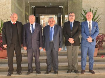 من جامعة البترا.. الروابدة يقدم السردية الأردنية لدولة تأسست على الرسالة والدور القومي من جامعة البترا.. الروابدة يقدم السردية الأردنية لدولة تأسست على الرسالة والدور القومي