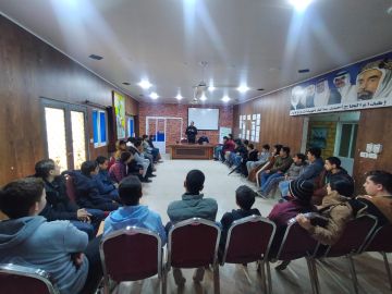 ورشات تدريبية وندوات توعوية في مراكز شباب إربد .