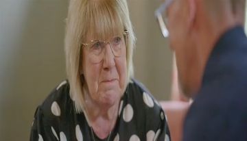 بعد 51 عاما من الغياب القسري.. عناق ينهي نصف قرن من القطيعة بين أم وابنها بعد 51 عاما من الغياب القسري.. عناق ينهي نصف قرن من القطيعة بين أم وابنها