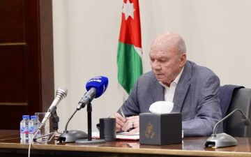 فيصل الفايز يدعو الشباب الى التصدي للذباب الالكتروني