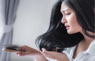 5 أطعمة يومية قد تسبب تساقط الشعر تدريجيا