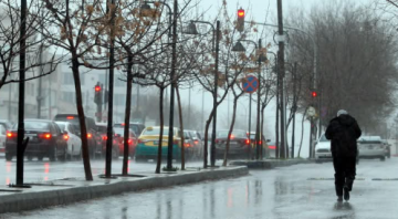 أجواء باردة وأمطار متفرقة تسبق تحسنا تدريجيا على درجات الحرارة مطلع الأسبوع