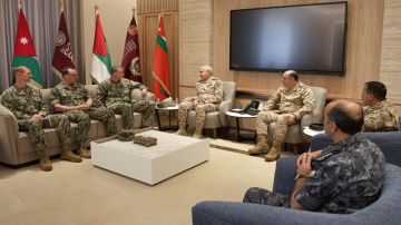 اللواء الحنيطي يستقبل الفريق كيرت رينشو اللواء الحنيطي يستقبل الفريق كيرت رينشو