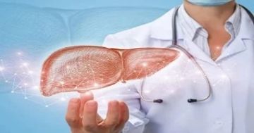 أطعمة ومشروبات تضر كبدك.. كيف تؤثر المقليات