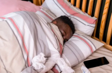 مسؤول أمني مصري: لا تصطحبوا هواتفكم لغرفة النوم ودورة المياه