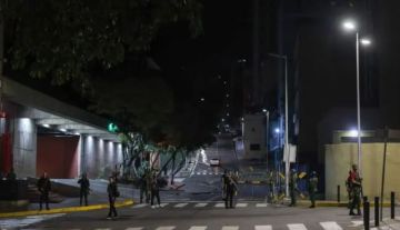 إطلاق نار قرب القصر الرئاسي في كاراكاس بعد تحليق مسيرات مجهولة إطلاق نار قرب القصر الرئاسي في كاراكاس بعد تحليق مسيرات مجهولة