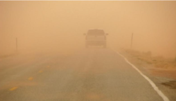 الأمن العام يوقف الحركة على الطريق الصحراوي لانعدام الرؤية الأمن العام يوقف الحركة على الطريق الصحراوي لانعدام الرؤية
