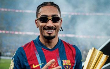 رافيينها يوضح سبب ظهوره بالنظارة الشمسية بعد الكلاسيكو (صورة)