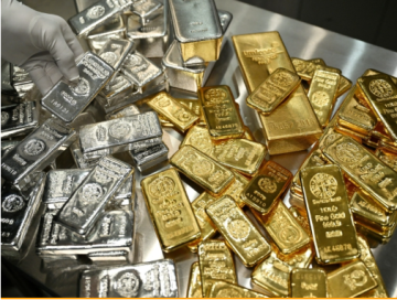 أسعار الذهب تقترب من 5 آلاف دولار والفضة من 100 دولار