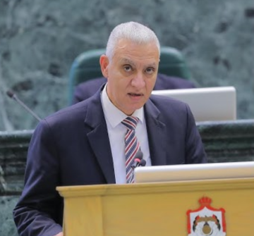 العموش يطالب بإعادة العمل بآلية التعيينات السابقة لضمان العدالة وتكافؤ الفرص