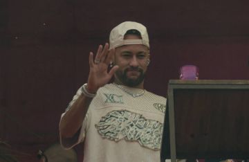 بـ56 مليون يورو.. نيمار يحقق حلم الطفولة