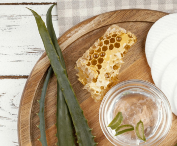 ماسك الصبار والعسل لحماية البشرة في الشتاء .. ترطيب مكثف وعميق ماسك الصبار والعسل لحماية البشرة في الشتاء .. ترطيب مكثف وعميق