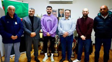 الوحدات يتعاقد رسميا مع اللاعب عبدالله عوض الوحدات يتعاقد رسميا مع اللاعب عبدالله عوض