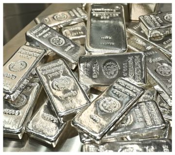 الفضة تسجل 100 دولار للأونصة لأول مرة في تاريخها وسط طلب عالمي متزايد الفضة تسجل 100 دولار للأونصة لأول مرة في تاريخها وسط طلب عالمي متزايد
