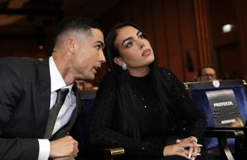 رونالدو يوجه رسالة لخطيبته جورجينا (صورة) رونالدو يوجه رسالة لخطيبته جورجينا (صورة)