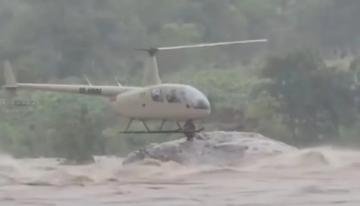 معجزة فوق صخرة.. إنقاذ زوجين علقا 72 ساعة وسط الفيضانات ومفاجأة كانت بحوزتهما معجزة فوق صخرة.. إنقاذ زوجين علقا 72 ساعة وسط الفيضانات ومفاجأة كانت بحوزتهما