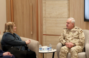 رئيس هيئة الأركان المشتركة يبحث مع منظمة أمديست تعزيز الشراكة في التعليم وبناء القدرات