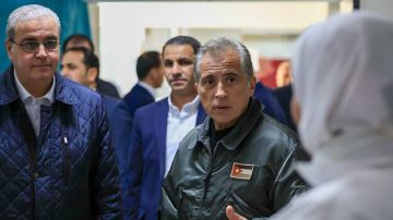 رئيس الوزراء يتفقد صحي المفرق رئيس الوزراء يتفقد صحي المفرق