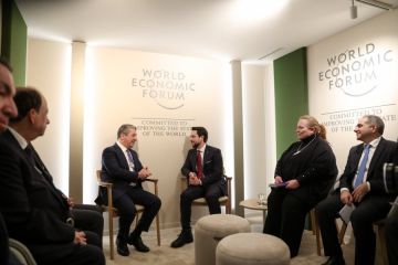 ولي العهد يعقد لقاء في دافوس مع رئيس حكومة إقليم كردستان ولي العهد يعقد لقاء في دافوس مع رئيس حكومة إقليم كردستان