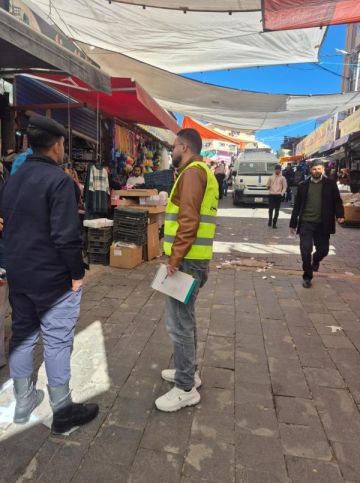 بلدية عجلون تزيل 60 بسطة مخالفة من شارع الحسبة