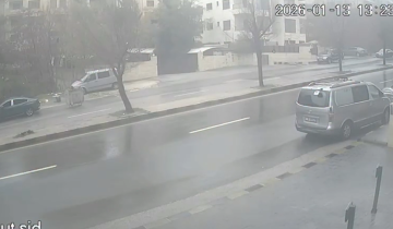 شاهد بالفيديو .. حادث سير مروع لمركبة مسرعة خلال المنخفض الجوي في العاصمة عمان