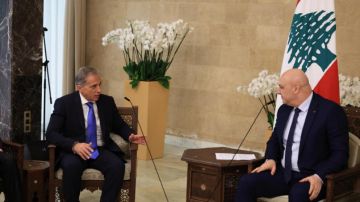 رئيس الوزراء ينقل تحيات الملك إلى الرئيس اللبناني