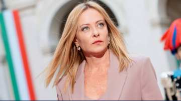 رئيسة الوزراء الإيطالية ميلوني: العملية الأمريكية في فنزويلا مشروعة ودفاعية رئيسة الوزراء الإيطالية ميلوني: العملية الأمريكية في فنزويلا مشروعة ودفاعية