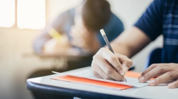 التربية: الامتحانات التكميلية جرت بانتظام والفرق الفنية تضمن دقة التصحيح والنتائج التربية: الامتحانات التكميلية جرت بانتظام والفرق الفنية تضمن دقة التصحيح والنتائج