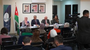 حوار حزبي في مبادرة يبحث حلول الرمي العشوائي للنفايات حوار حزبي في مبادرة يبحث حلول الرمي العشوائي للنفايات