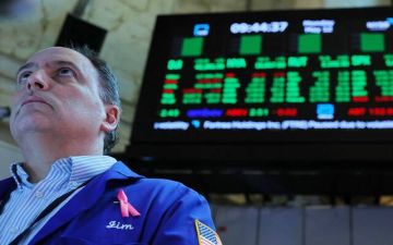 رغم التراجع بآخر جلسة.. وول ستريت ترتفع 16 في 2025 رغم التراجع بآخر جلسة.. وول ستريت ترتفع 16 في 2025