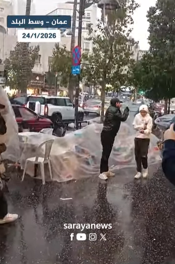 بالفيديو .. شاهد تساقط حبات البرد في وسط البلد