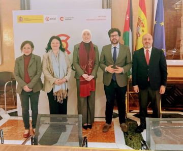 وزيرة التنمية الاجتماعية تلتقي مدير الوكالة الإسبانية للتعاون الدولي من أجل التنمية وزيرة التنمية الاجتماعية تلتقي مدير الوكالة الإسبانية للتعاون الدولي من أجل التنمية