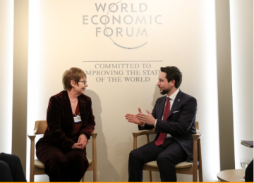 ولي العهد يلتقي رئيسة البنك الأوروبي لإعادة الإعمار والتنمية أوديل رينو باسو في دافوس ولي العهد يلتقي رئيسة البنك الأوروبي لإعادة الإعمار والتنمية أوديل رينو باسو في دافوس