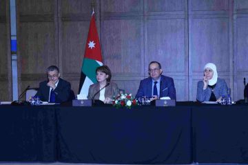 جلسة حكومية تبحث تطبيقات الذكاء الاصطناعي في تحديث الإدارة العربية جلسة حكومية تبحث تطبيقات الذكاء الاصطناعي في تحديث الإدارة العربية