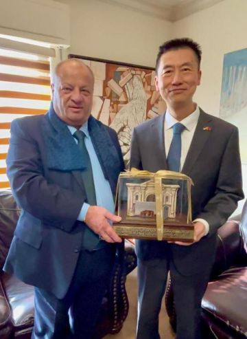 سماوي والسفير الصيني يبحثان سبل تطوير الروابط الثقافية سماوي والسفير الصيني يبحثان سبل تطوير الروابط الثقافية