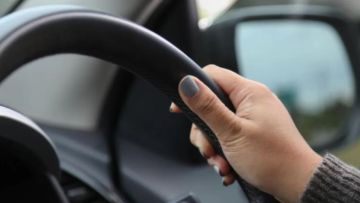 السعودية.. مصرع شاب دهسا أثناء تعليم زوجته القيادة