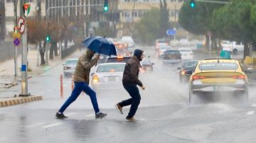 تعمق المنخفض الجوي وتحذيرات من خطر السيول وشدة الرياح