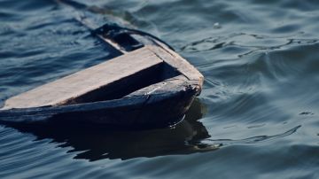 وفاة 3 سياح فرنسيين غرقا في سلطنة عمان بحادث انقلاب قارب