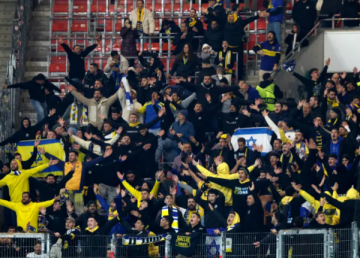 استقالة قائد شرطة بريطاني بعد خلاف حول حظر مشجعين إسرائيليين