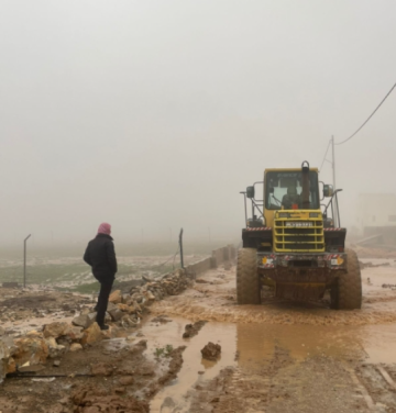 بلدية شيحان تتعامل مع شارع كان مغلقا نتيجة الانجرافات