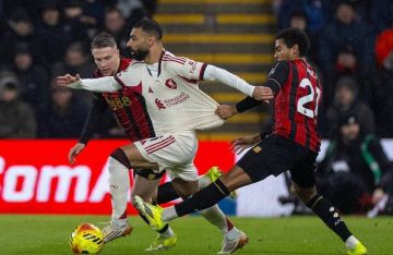 ردود أفعال جماهير ليفربول على أداء محمد صلاح بعد الهزيمة أمام بورنموث (صور)