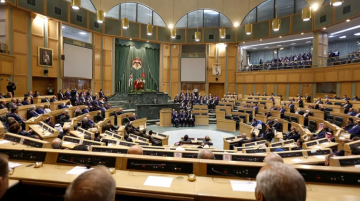 نواب يرفضون رفع سن التقاعد ويطالبون بزيادة الرواتب التقاعدية المتدنية