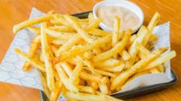 أسرار طهي البطاطس المقرمشة بدون زيت.. اكتشفي الطريقة المثالية