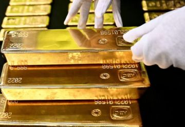 الذهب يتراجع وسط ارتفاع الدولار الذهب يتراجع وسط ارتفاع الدولار